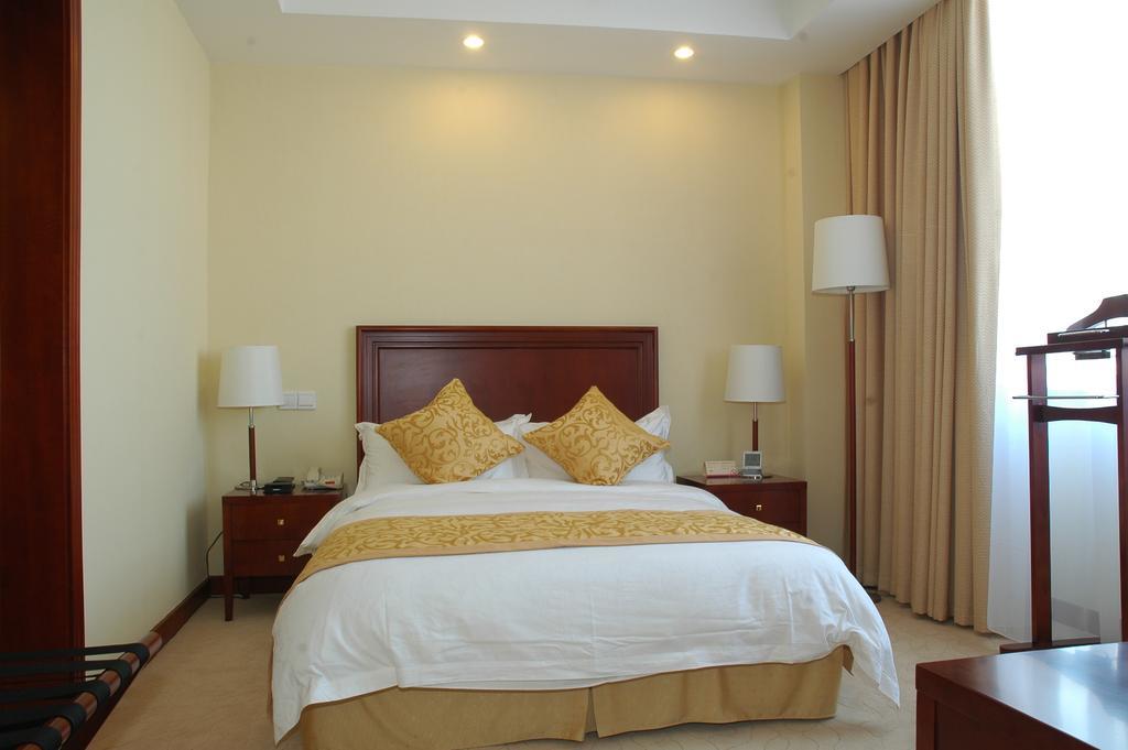 Century Hotel Taicang Номер фото
