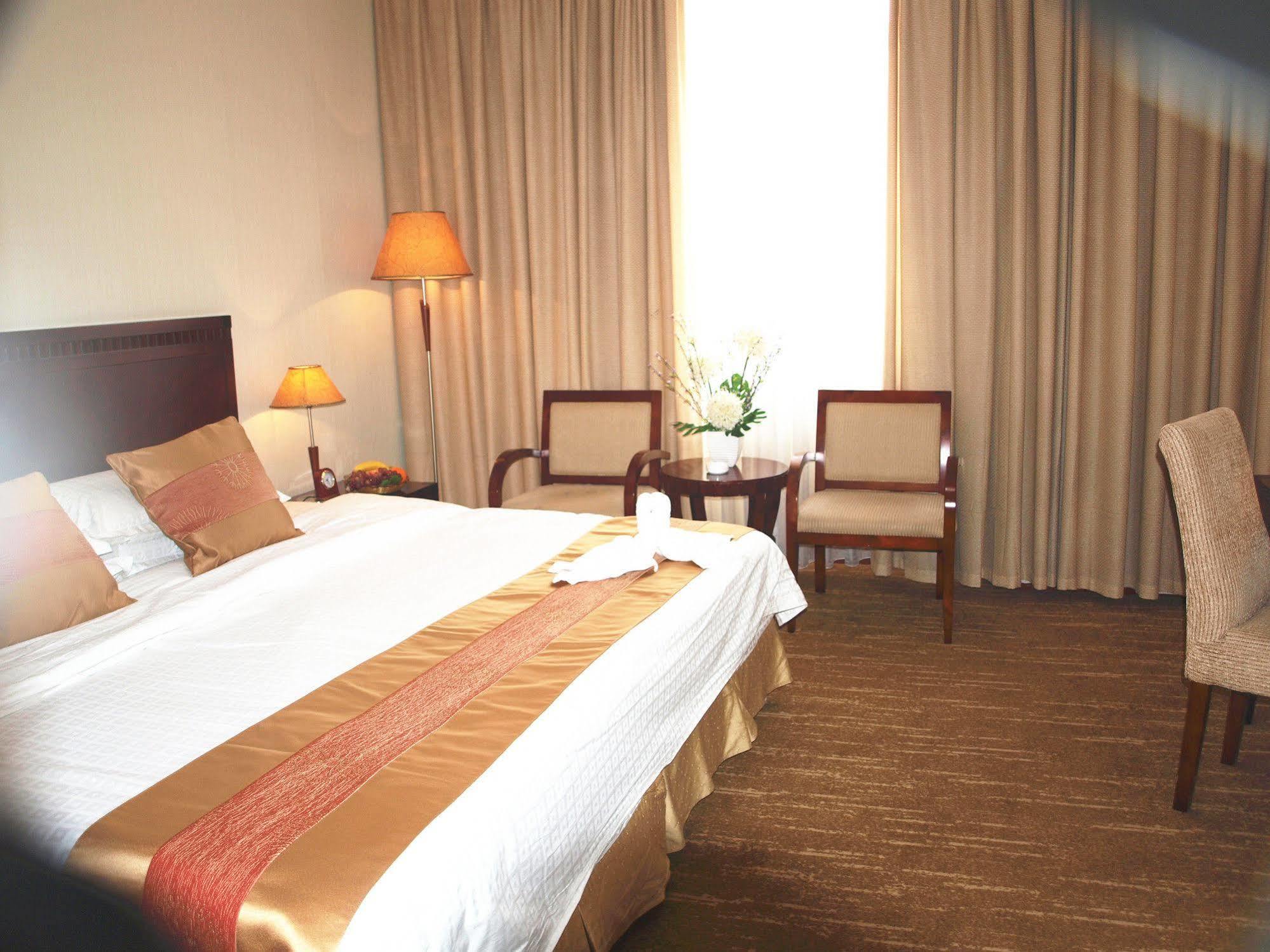 Century Hotel Taicang Экстерьер фото