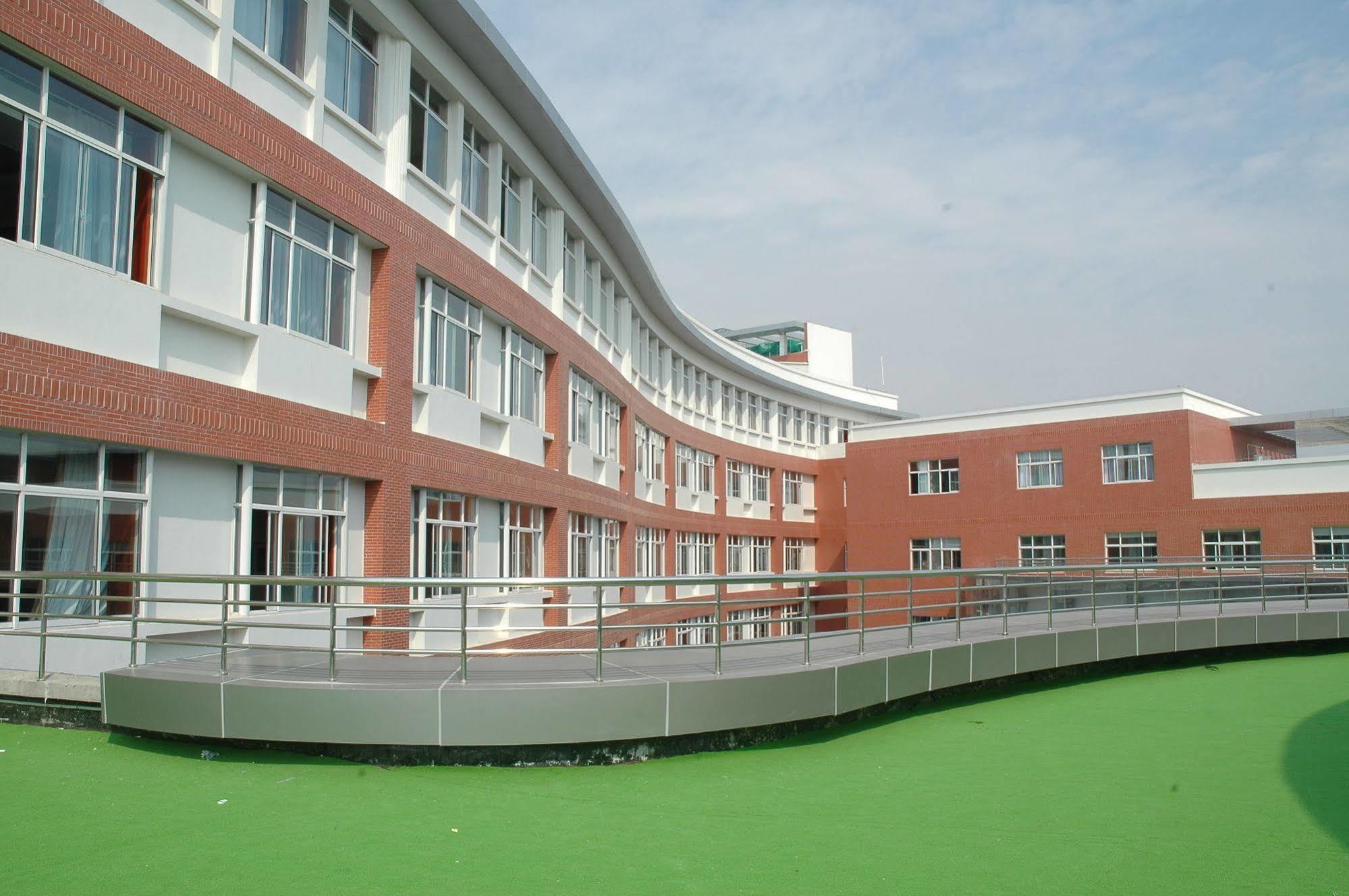 Century Hotel Taicang Экстерьер фото